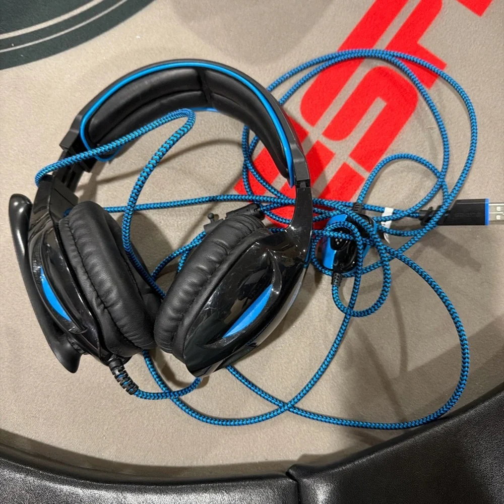 SA-902 Black and Blue Gaming Headset
